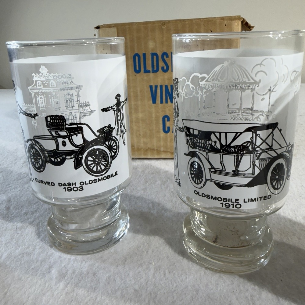 Vintage Oldsmobile 75th Anniversary Glasses Set of 4 w/ Box Classic Cars - Picture 3 of 9